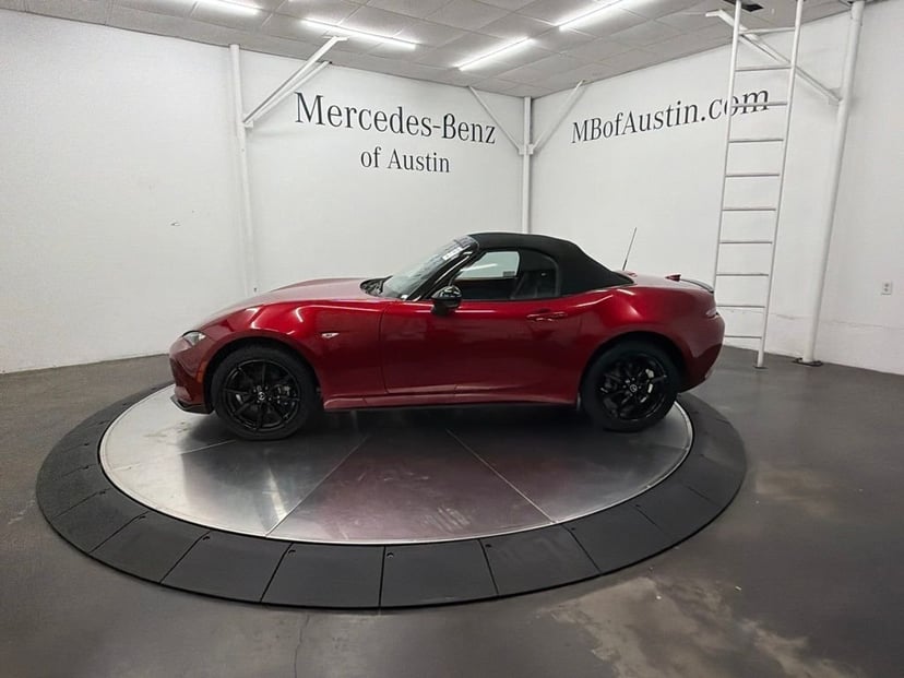 2021 Mazda MX-5 - Image 2