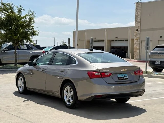 2024 Chevrolet Malibu - Image 3