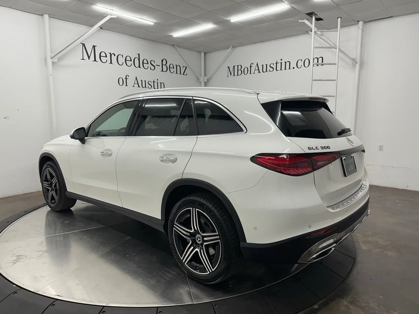 2027 Mercedes-Benz GLC - Image 3