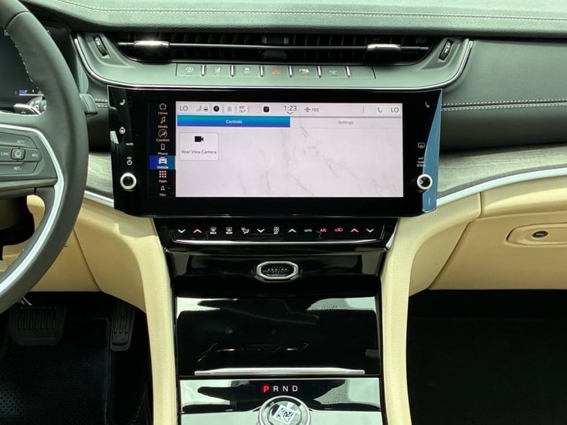 2026 Jeep Grand Cherokee - Image 2