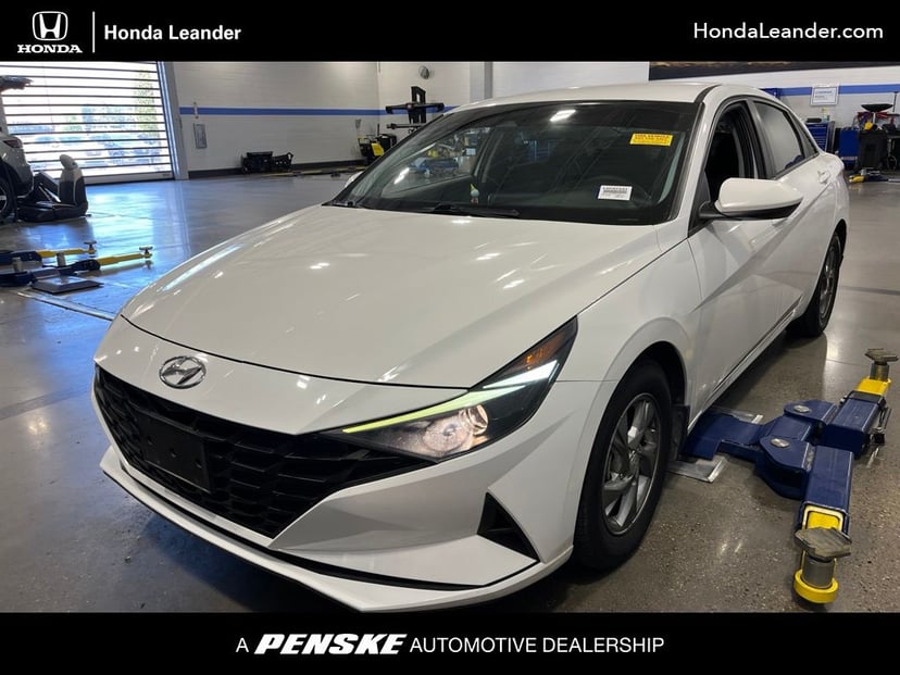2023 Hyundai Elantra - Image 2