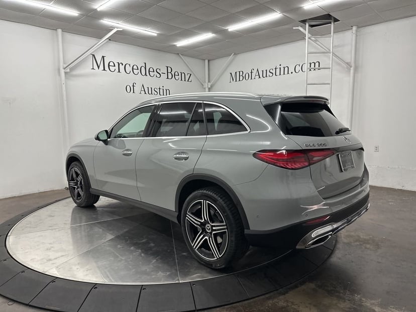 2026 Mercedes-Benz GLC - Image 2