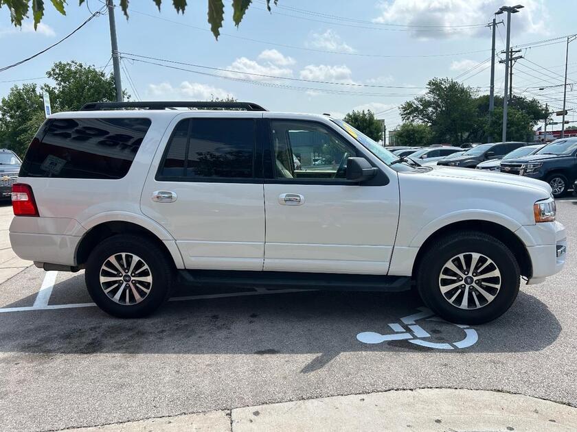 2017 Ford Expedition - Image 2