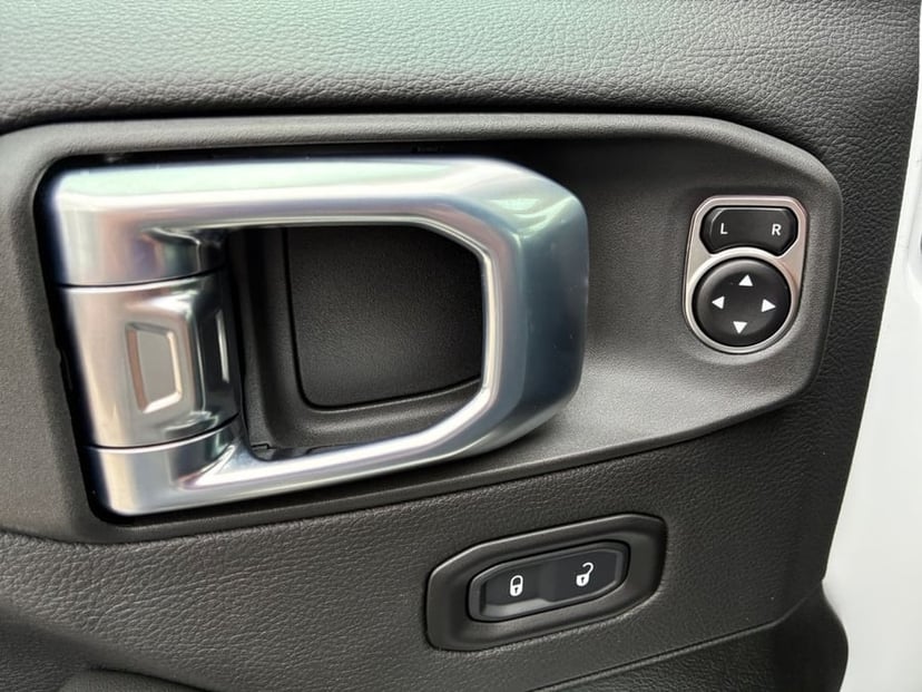 2026 Jeep Gladiator - Image 3