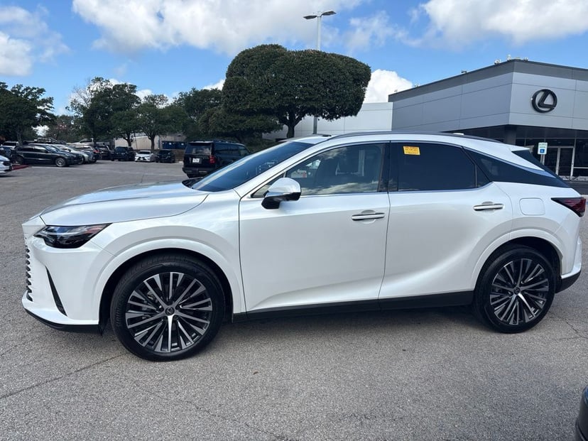 2026 Lexus RX - Image 2