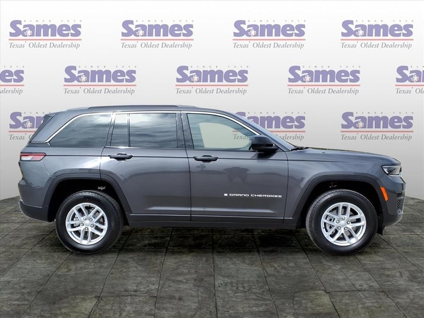 2025 Jeep Grand Cherokee - Image 3