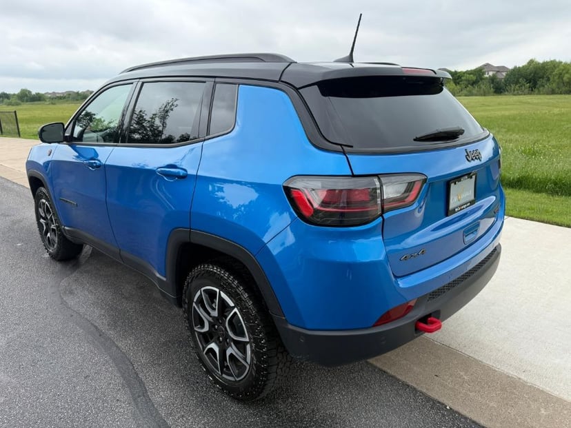 2025 Jeep Compass - Image 3