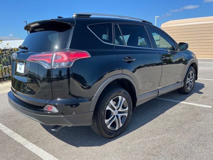 2018 Toyota RAV4 - Image 2