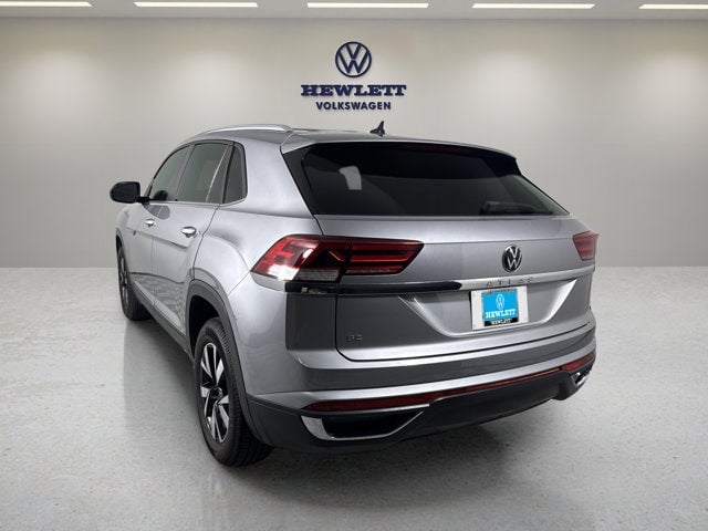 2022 Volkswagen Atlas Cross Sport - Image 2