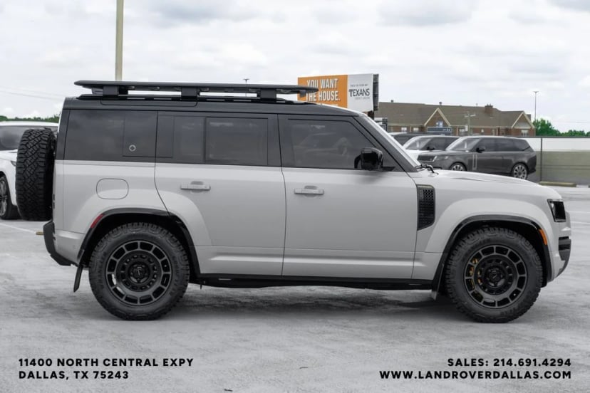 2026 Land Rover Defender - Image 2