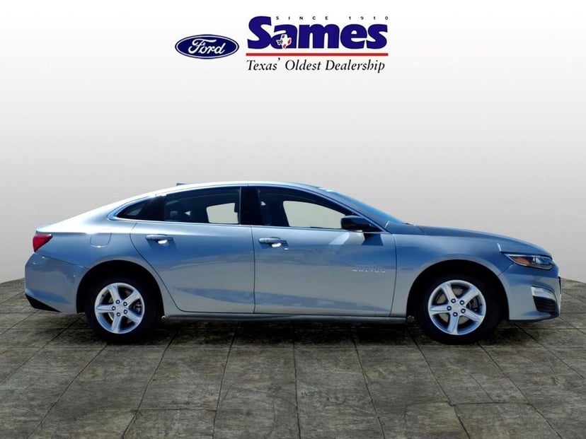 2024 Chevrolet Malibu - Image 2