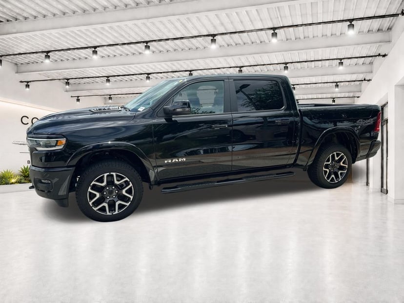 2025 Ram 1500 - Image 3