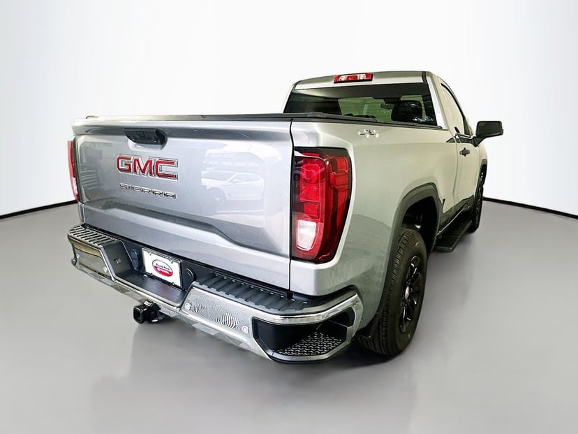 2025 GMC Sierra - Image 2