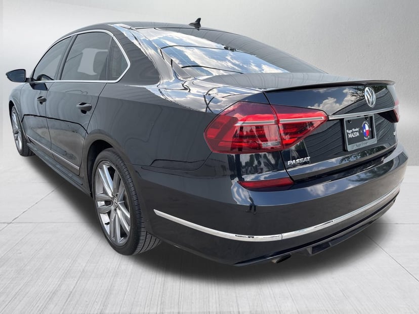 2017 Volkswagen Passat - Image 3