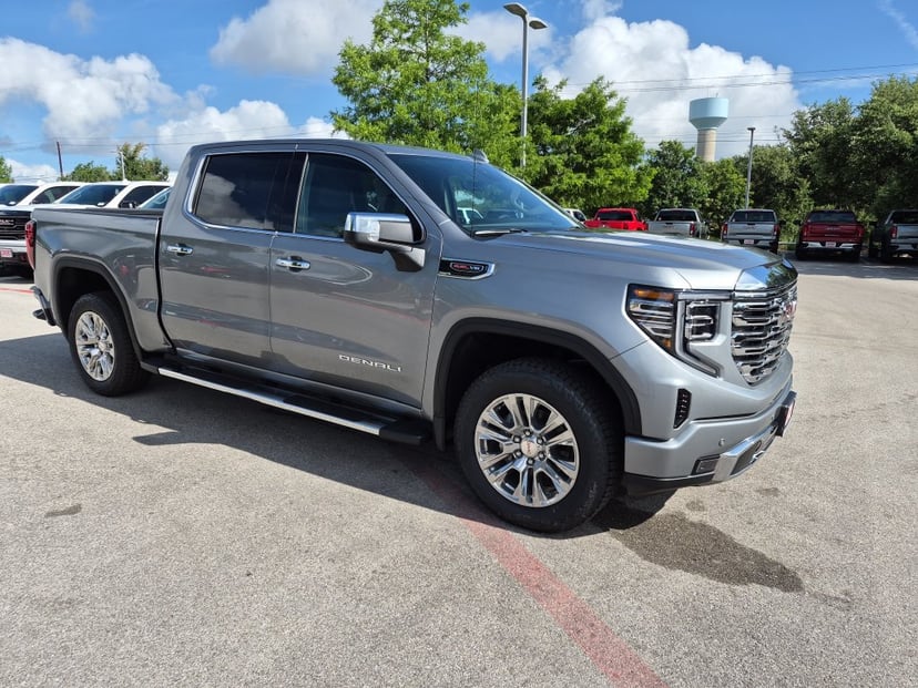 2026 GMC Sierra 1500 - Image 1