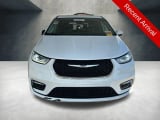 2023 Chrysler Pacifica - Preview 2