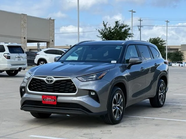 2025 Toyota Highlander - Image 3