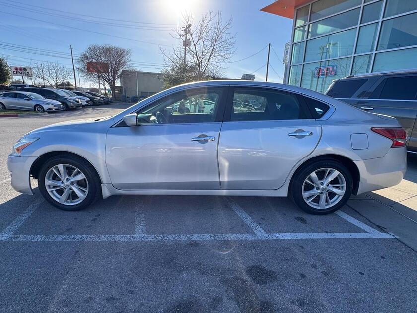 2013 Nissan Altima - Image 2