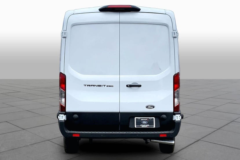 2026 Ford Transit - Image 3