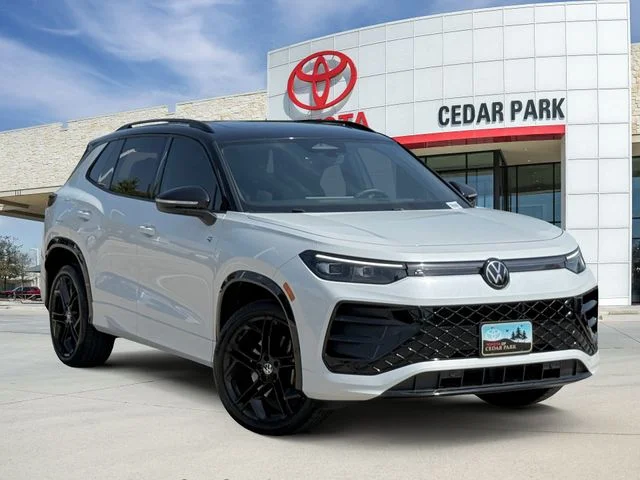 2025 Volkswagen Tiguan - Image 1