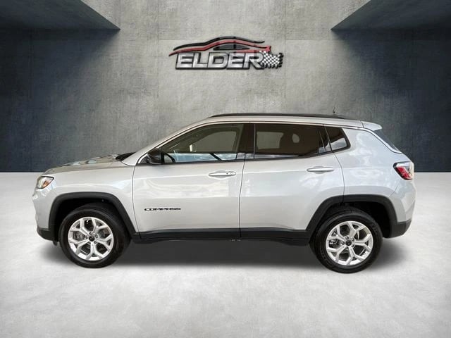2025 Jeep Compass - Image 2