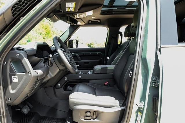 2026 Land Rover Defender - Image 3
