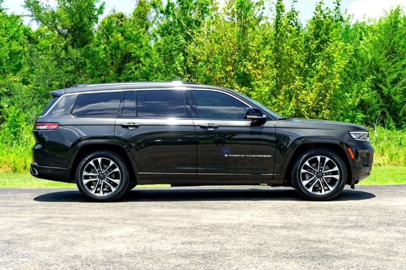 2023 Jeep Grand Cherokee L - Image 2