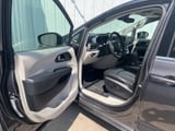 2023 Chrysler Pacifica - Preview 10