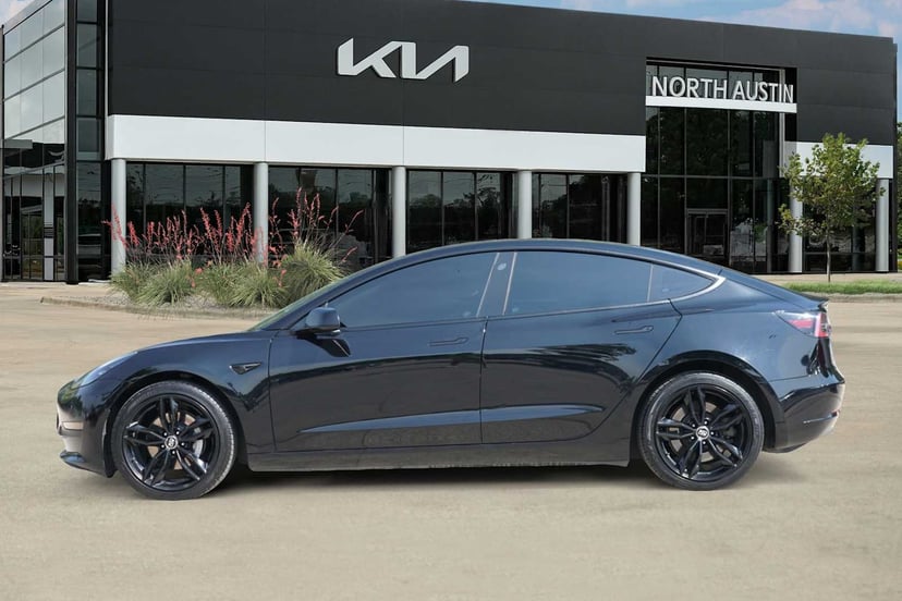 2023 Tesla Model 3 - Image 2