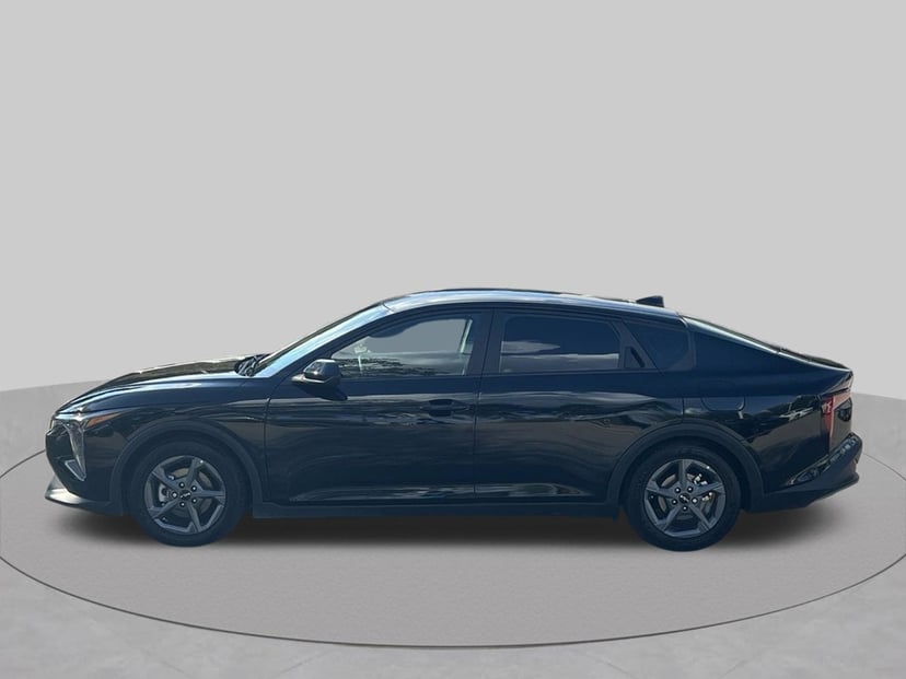 2025 Kia K4 - Image 1