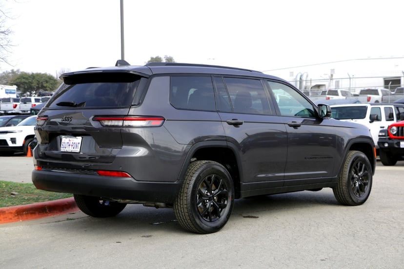 2025 Jeep Grand Cherokee L - Image 2