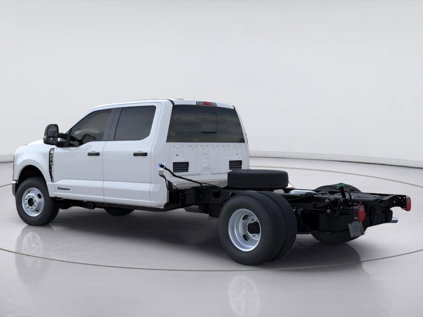 2026 Ford F-350 - Image 3