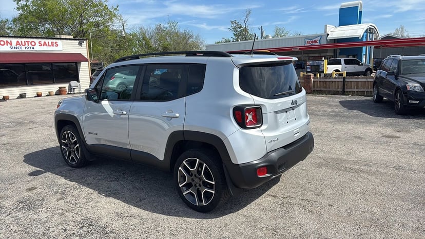 2021 Jeep Renegade - Image 2