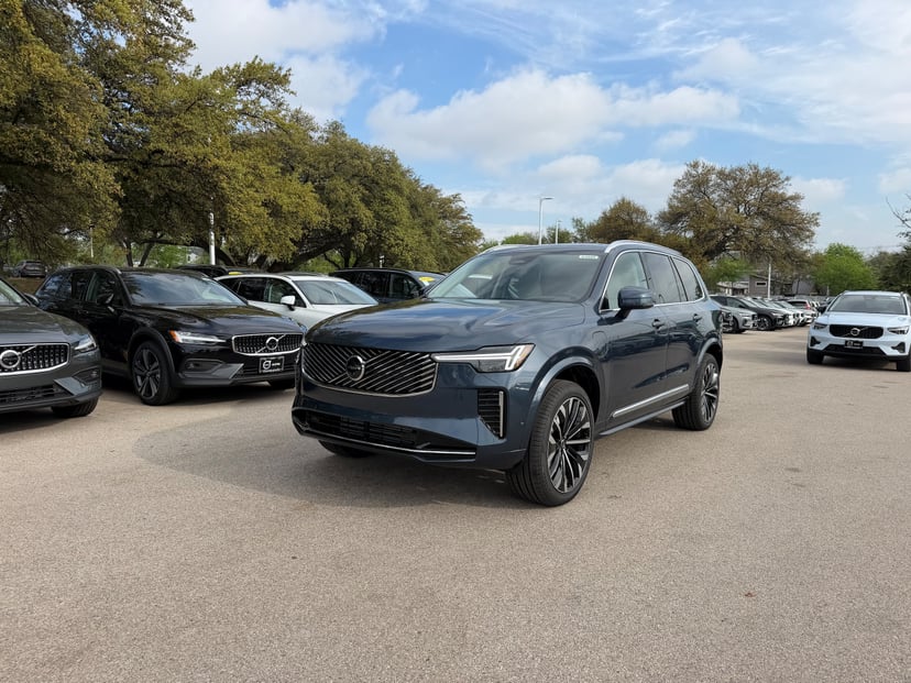 2026 Volvo XC90 - Image 3