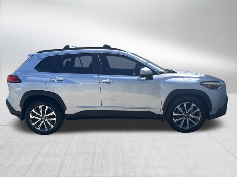 2023 Toyota Corolla Cross - Image 3