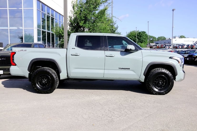 2022 Toyota Tundra - Image 2