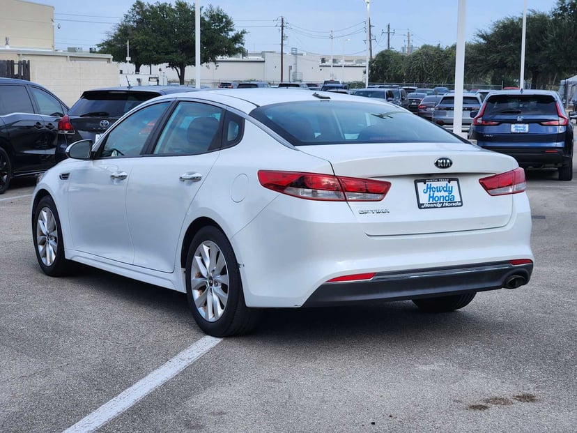 2017 Kia Optima - Image 3