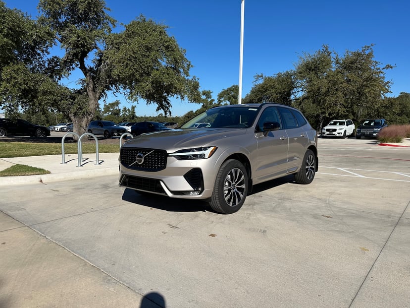 2025 Volvo XC60 - Image 1