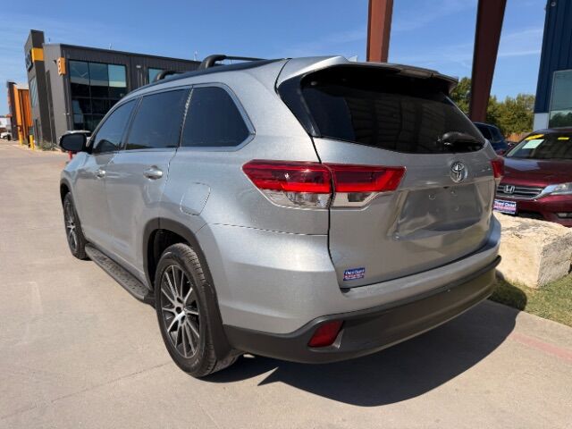 2017 Toyota Highlander - Image 3