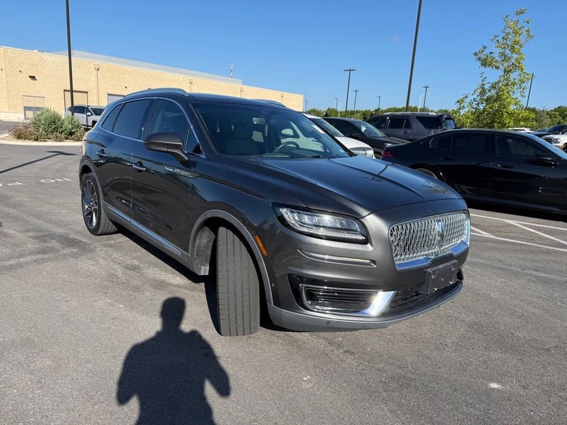 2019 Lincoln Nautilus - Image 2