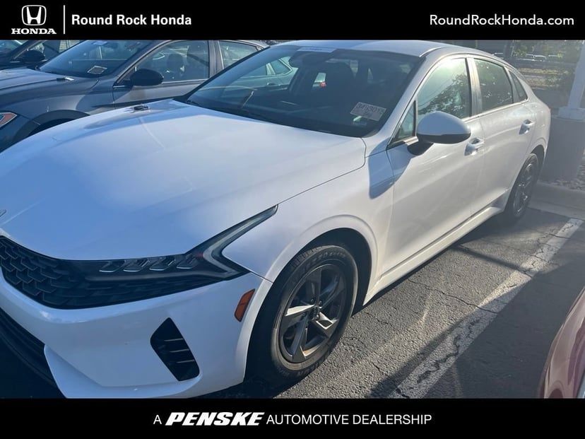 2022 Kia K5 - Image 1