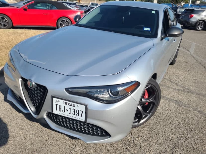 2019 Alfa Romeo Giulia - Image 1
