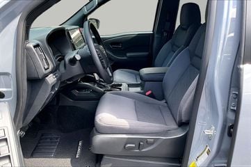 2026 Nissan Frontier - Image 2