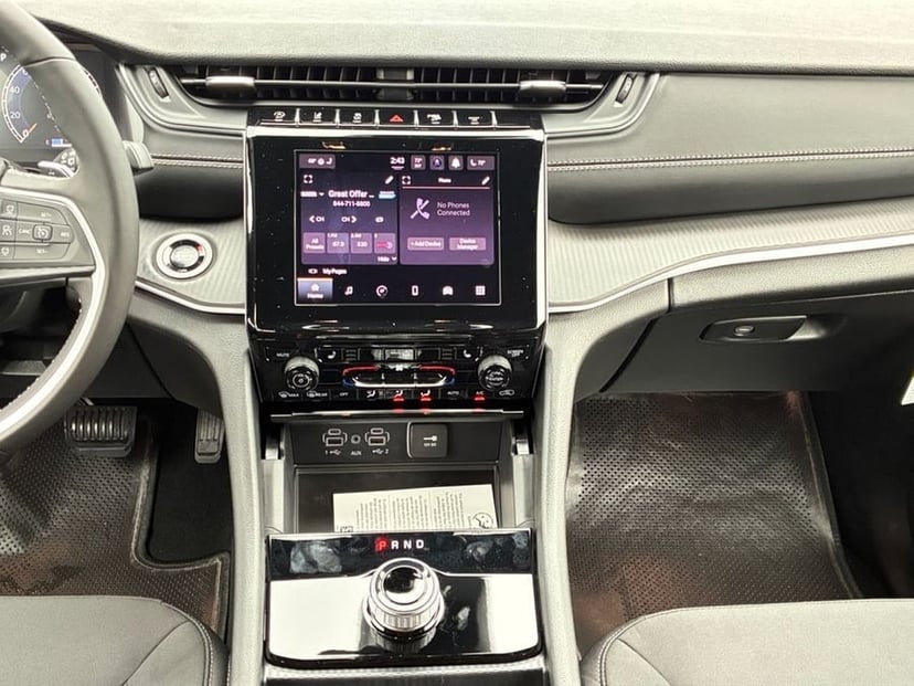 2026 Jeep Grand Cherokee L - Image 2