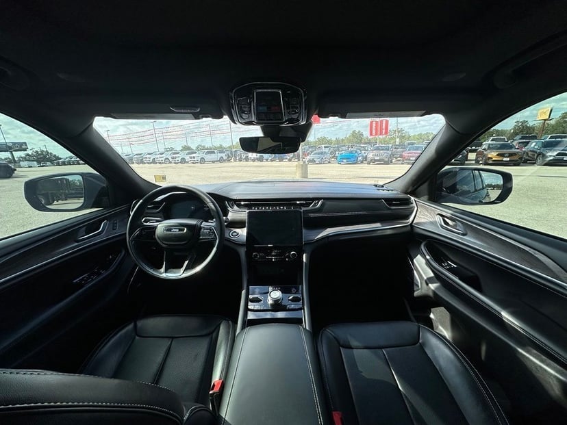 2022 Jeep Grand Cherokee - Image 3