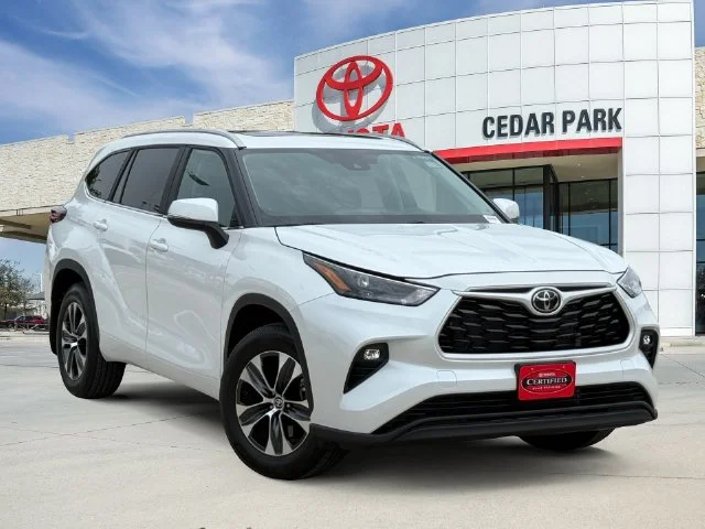 2026 Toyota Highlander - Image 1