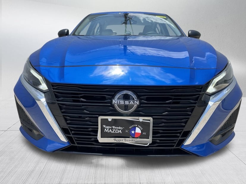 2025 Nissan Altima - Image 2