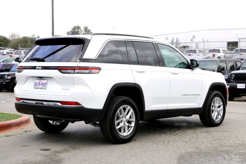 2026 Jeep Grand Cherokee - Image 3