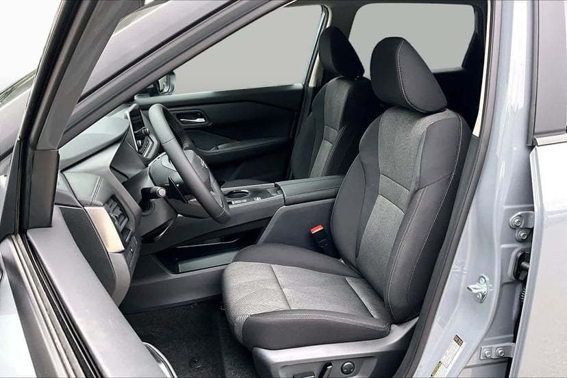2026 Nissan Rogue - Image 3