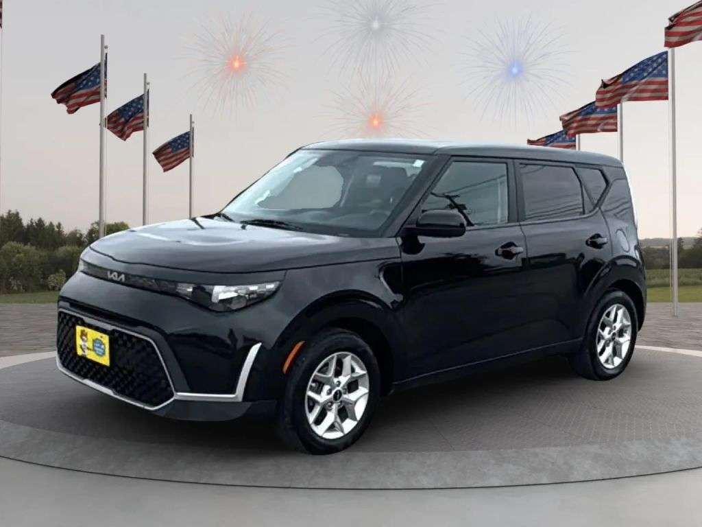 2023 Kia Soul - Image 3